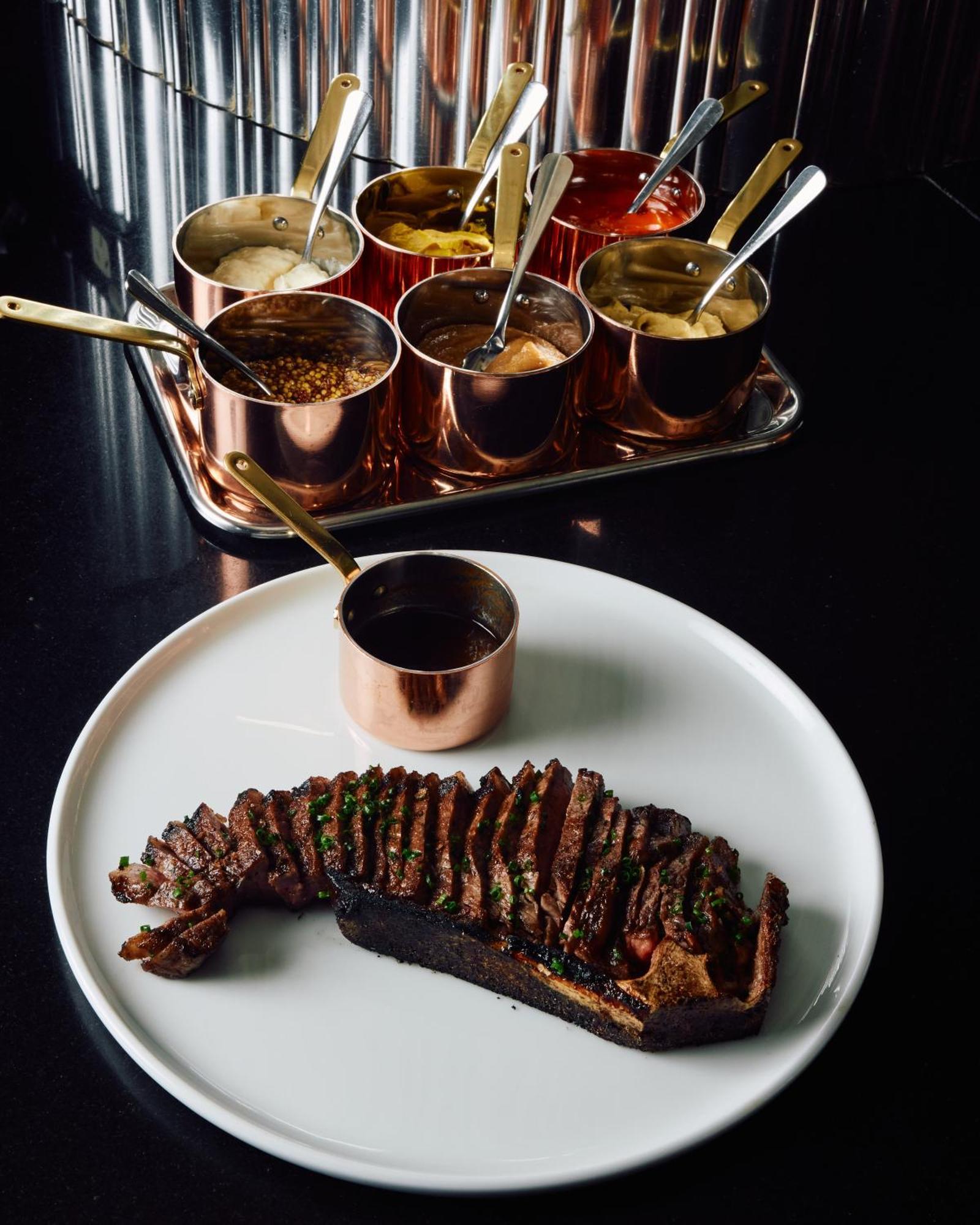 Park Hyatt Melbourne Hotel Ngoại thất bức ảnh A steak at the restaurant