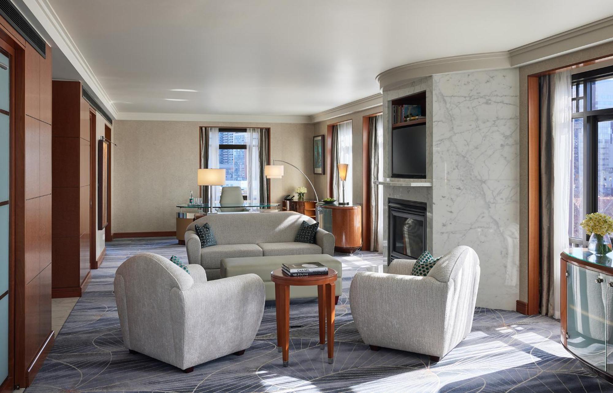 Park Hyatt Melbourne Hotel Ngoại thất bức ảnh A living room in a suite at the Four Seasons Hotel, Washington, D.C.