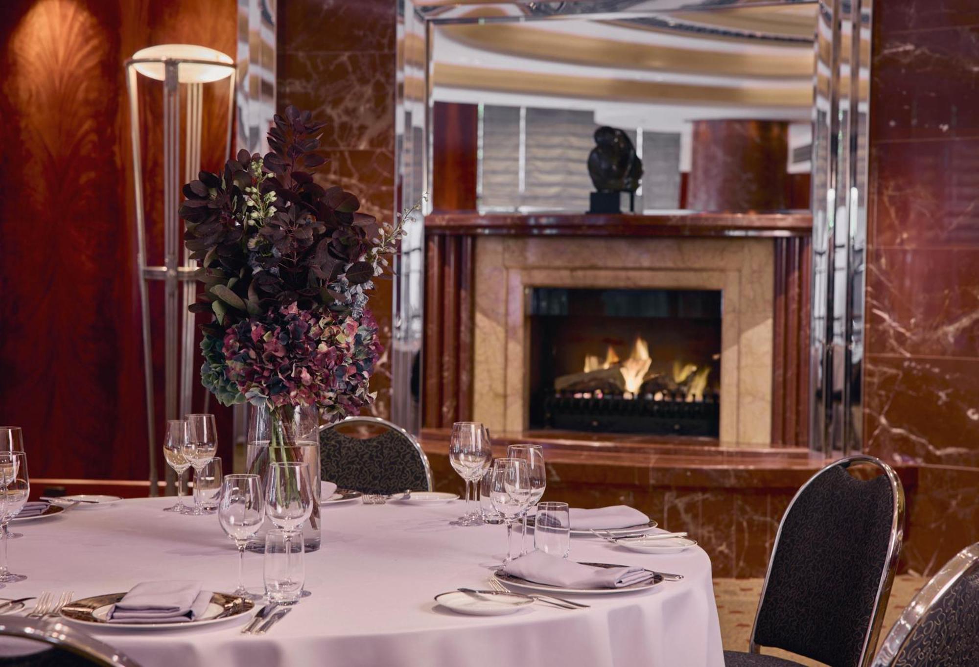 Park Hyatt Melbourne Hotel Ngoại thất bức ảnh The fireplace in the restaurant